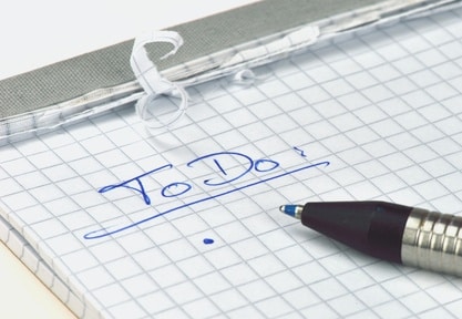 Organisation Efficace En écrivant Une Liste De Tâches Dans Le Cahier